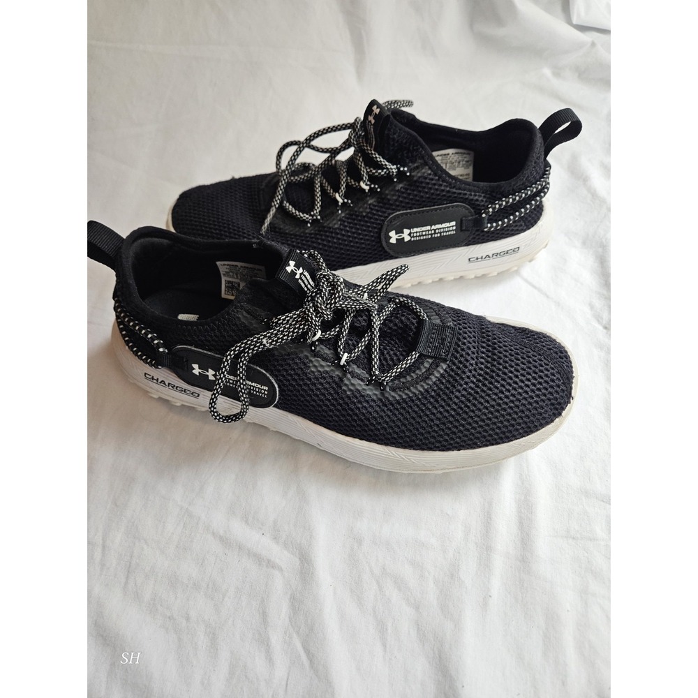 EUC MENS 9 Under Armour Fat‎ Tire Venture Black White